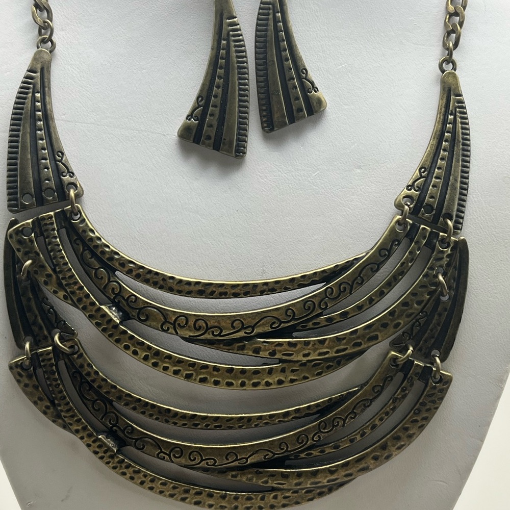 Antique Bronze Statement Necklace and Earring Set - Picture 3 of 5